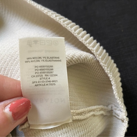 Aritzia Babaton Sculpt Knit Criss Cross Cropped Tank Matte Pearl Women's Large - Picture 6 of 12